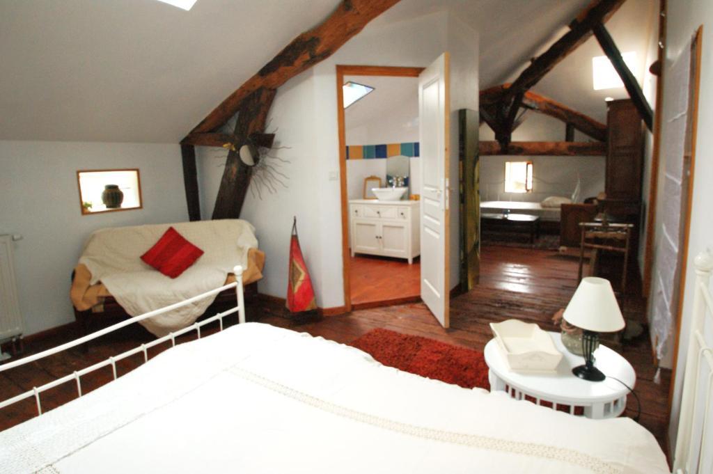 Chambres D'Hotes Domaine De La Rose Des Vents Castelnau-sur-l'Auvignon Room photo