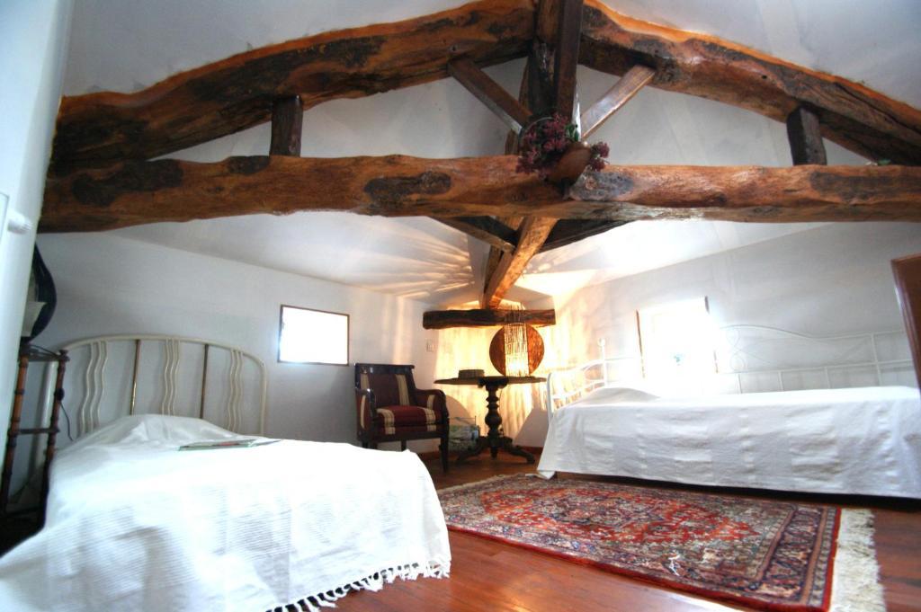 Chambres D'Hotes Domaine De La Rose Des Vents Castelnau-sur-l'Auvignon Room photo