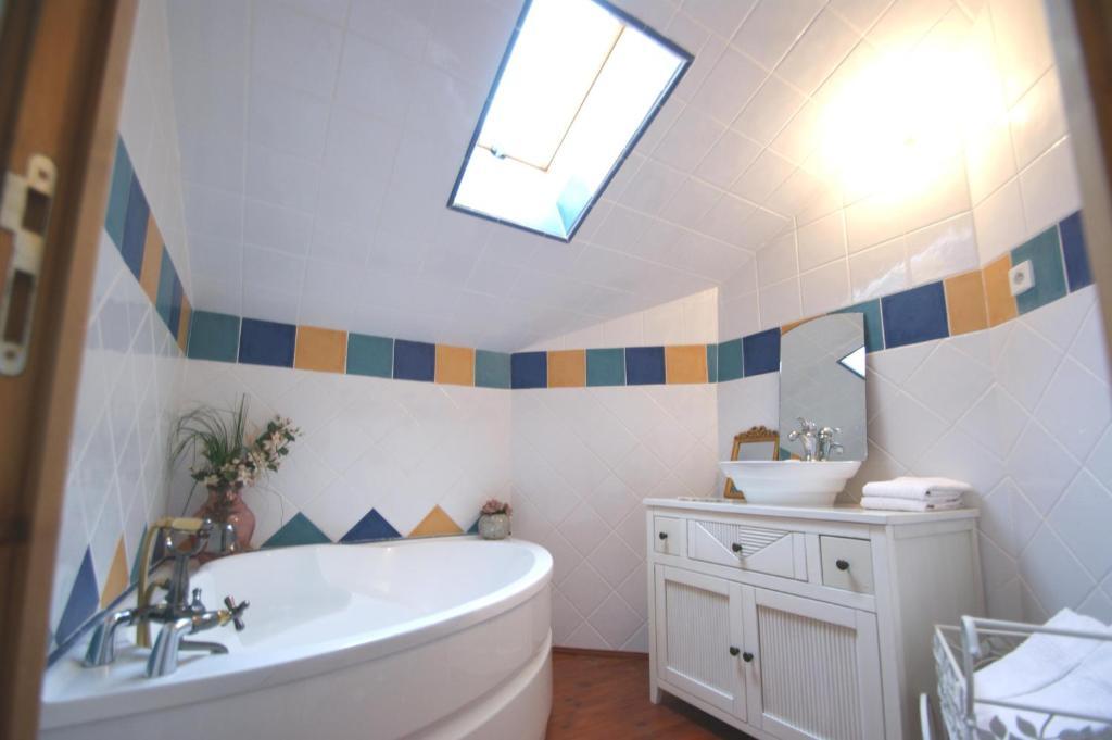 Chambres D'Hotes Domaine De La Rose Des Vents Castelnau-sur-l'Auvignon Room photo
