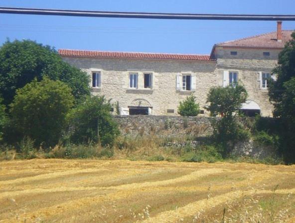 Chambres D'Hotes Domaine De La Rose Des Vents Castelnau-sur-l'Auvignon Exterior photo